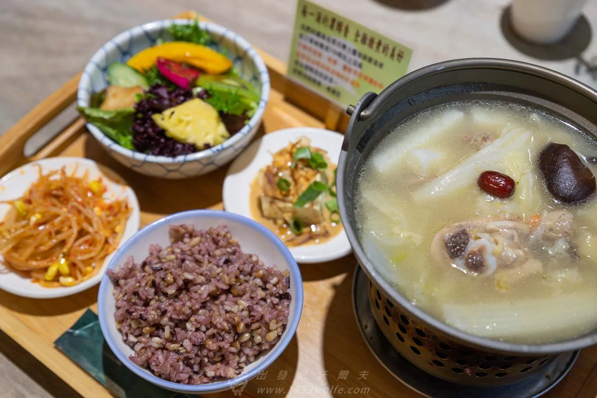 不只米其林,全台最強綠色餐廳在南投!百萬夜景牛肉麵、老宅甜點,星級名單全收錄 不只米其林,全台最強綠色餐廳在南投!百萬夜景牛肉麵、老宅甜點,星級名單全收錄