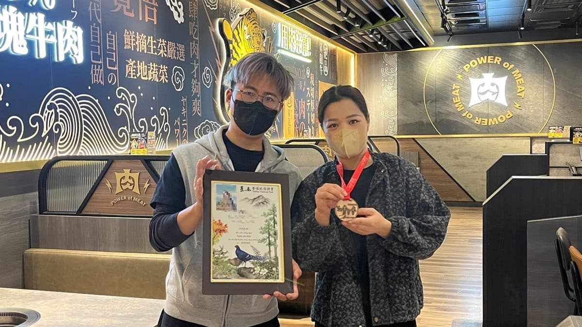拿獎狀爽吃王品!丼飯、濃湯、甜點40項無限夾,「這家」3小時吃到飽 拿獎狀爽吃王品!丼飯、濃湯、甜點40項無限夾,「這家」3小時吃到飽
