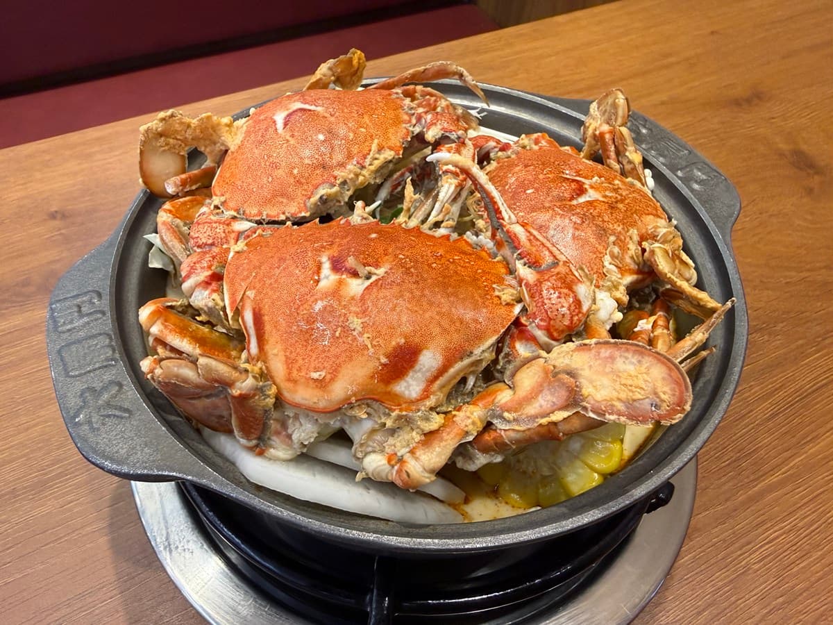 六扇門超狂「三蟹叻沙粉絲煲」!190元爽嗑3大隻蟹,蟹膏雜炊、拌麵吃到飽 六扇門超狂「三蟹叻沙粉絲煲」!190元爽嗑3大隻蟹,蟹膏雜炊、拌麵吃到飽