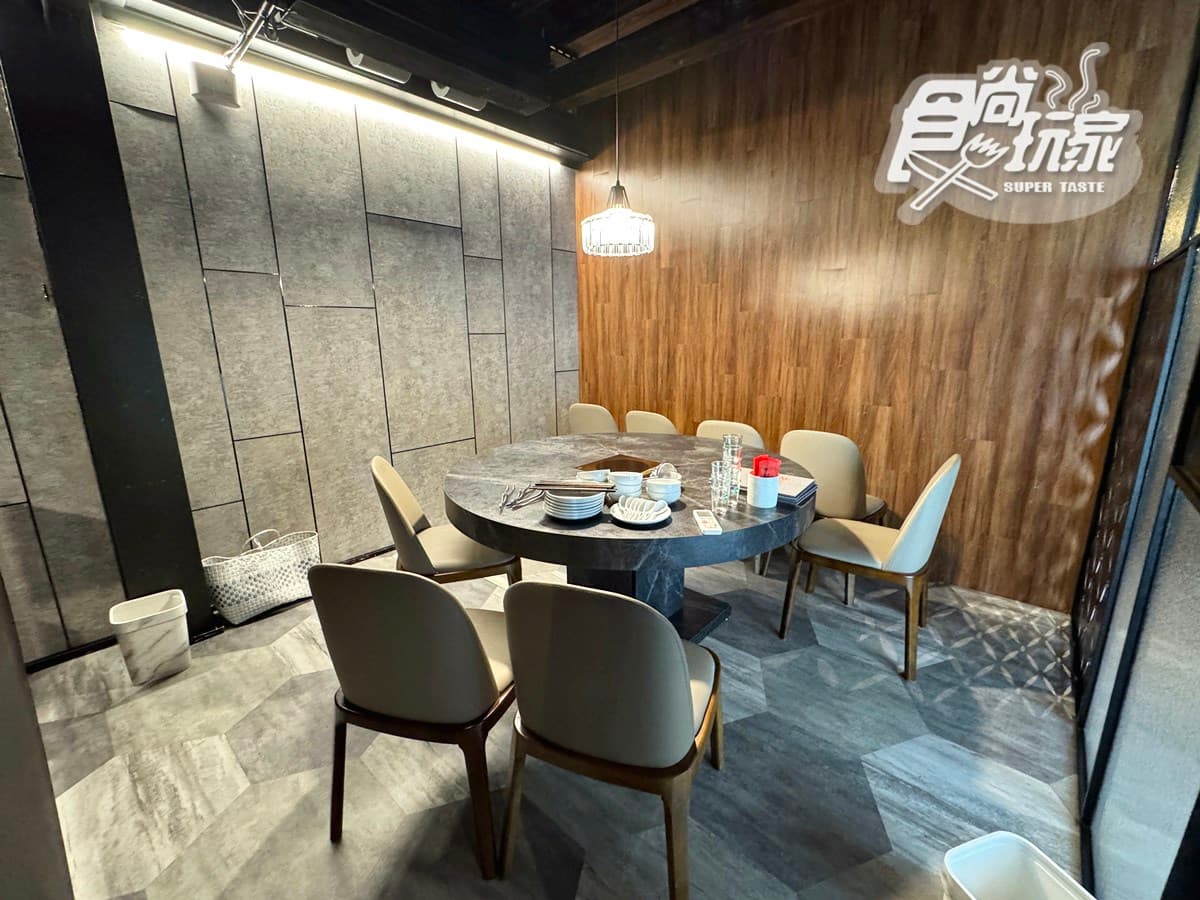 全台最美「百年老宅麻辣鍋」!420元起爽嗑海陸鴛鴦,必點限定版「雞煲蟹鍋」 全台最美「百年老宅麻辣鍋」!420元起爽嗑海陸鴛鴦,必點限定版「雞煲蟹鍋」