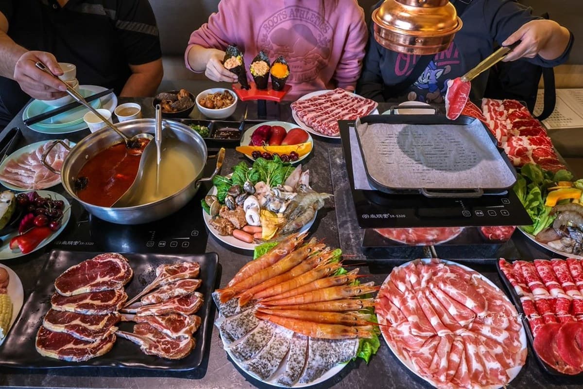 399元起麻辣鍋吃到飽!海鮮自助吧+現切肉品暢吃,櫻桃、草莓、甜點任夾 399元起麻辣鍋吃到飽!海鮮自助吧+現切肉品暢吃,櫻桃、草莓、甜點任夾