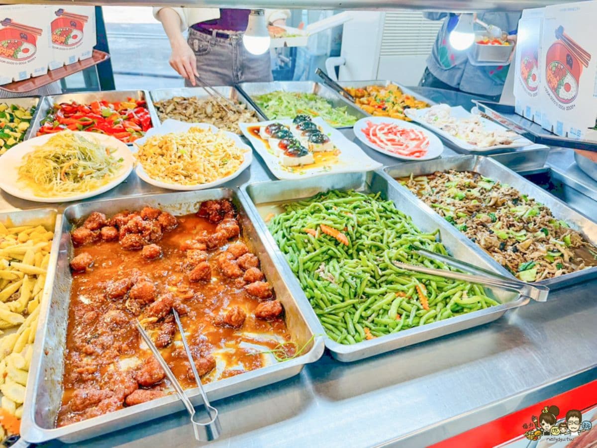 高雄隱藏版「高CP值自助餐」!餐檯多達60樣菜色超澎派,地點藏身市府大樓 高雄隱藏版「高CP值自助餐」!餐檯多達60樣菜色超澎派,地點藏身市府大樓