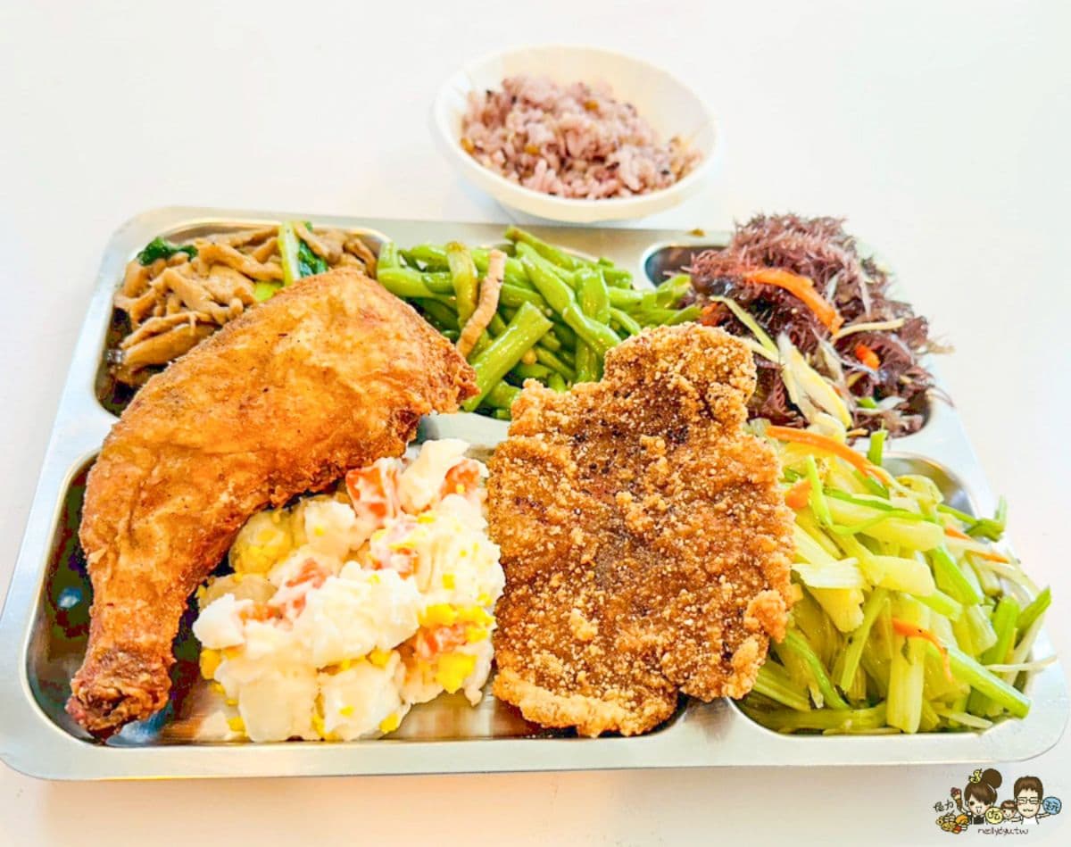 高雄隱藏版「高CP值自助餐」!餐檯多達60樣菜色超澎派,地點藏身市府大樓 高雄隱藏版「高CP值自助餐」!餐檯多達60樣菜色超澎派,地點藏身市府大樓