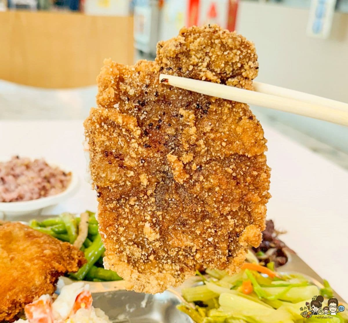 高雄隱藏版「高CP值自助餐」!餐檯多達60樣菜色超澎派,地點藏身市府大樓 高雄隱藏版「高CP值自助餐」!餐檯多達60樣菜色超澎派,地點藏身市府大樓
