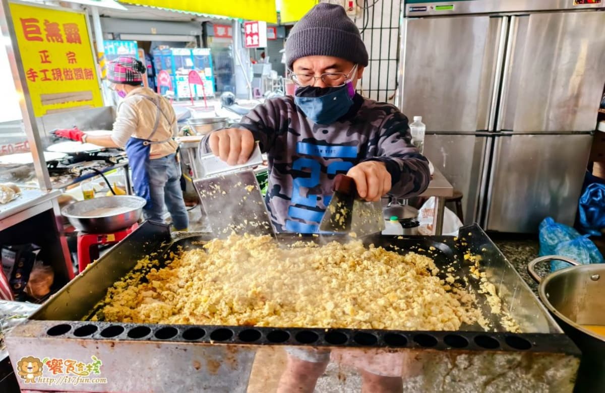 脆上爆紅的超人氣小吃!正宗手工現作潤餅,現點現做巨無霸潤餅 脆上爆紅的超人氣小吃!正宗手工現作潤餅,現點現做巨無霸潤餅
