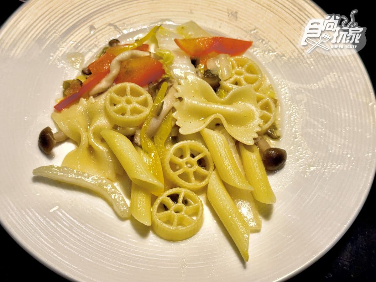高雄3大蔬食吃到飽之一!蔬食百匯:繽紛沙拉、多國料理、夢幻甜點全開箱 高雄3大蔬食吃到飽之一!蔬食百匯:繽紛沙拉、多國料理、夢幻甜點全開箱