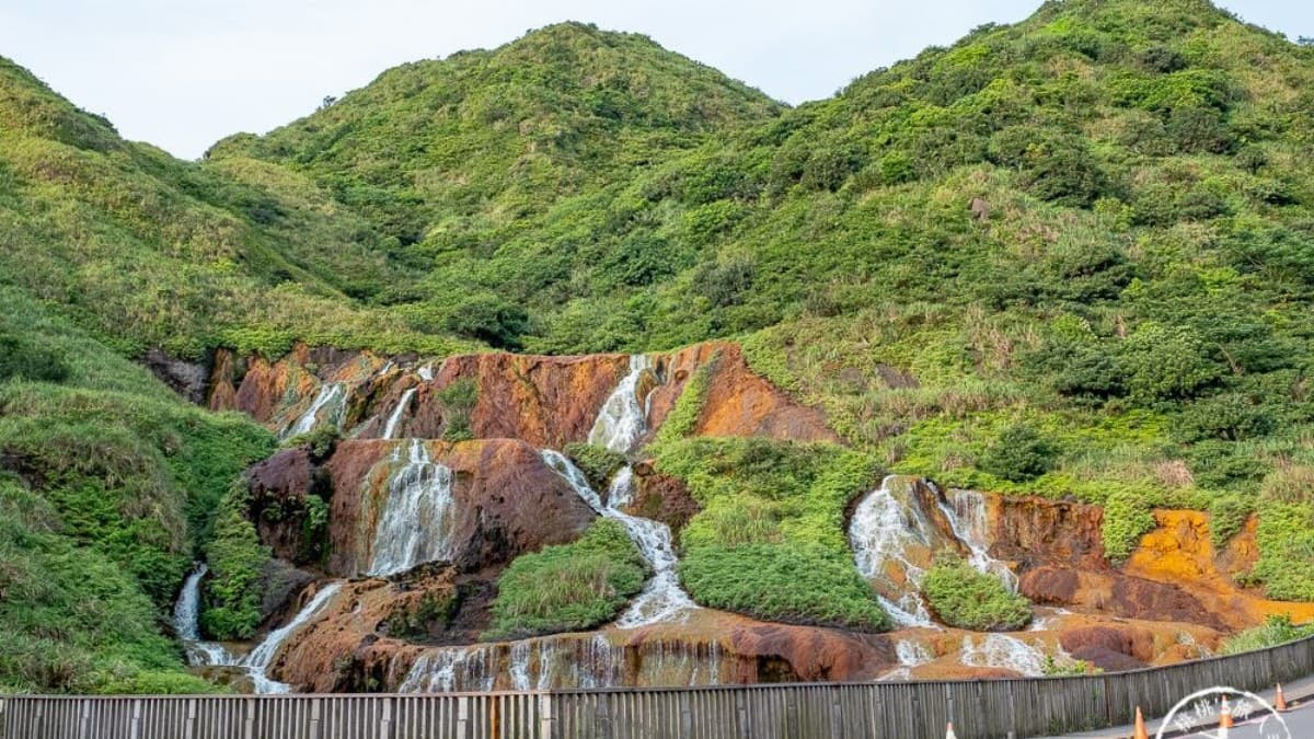 東北角一路吃到宜蘭!超狂泰式火山排骨、奢華炭烤鰻魚套餐,2天1夜山海美食攻略 瑞芳九份一日遊攻略!山海美景+深澳鐵道單車,3間祕境餐廳、黃金瀑布拍到手軟
