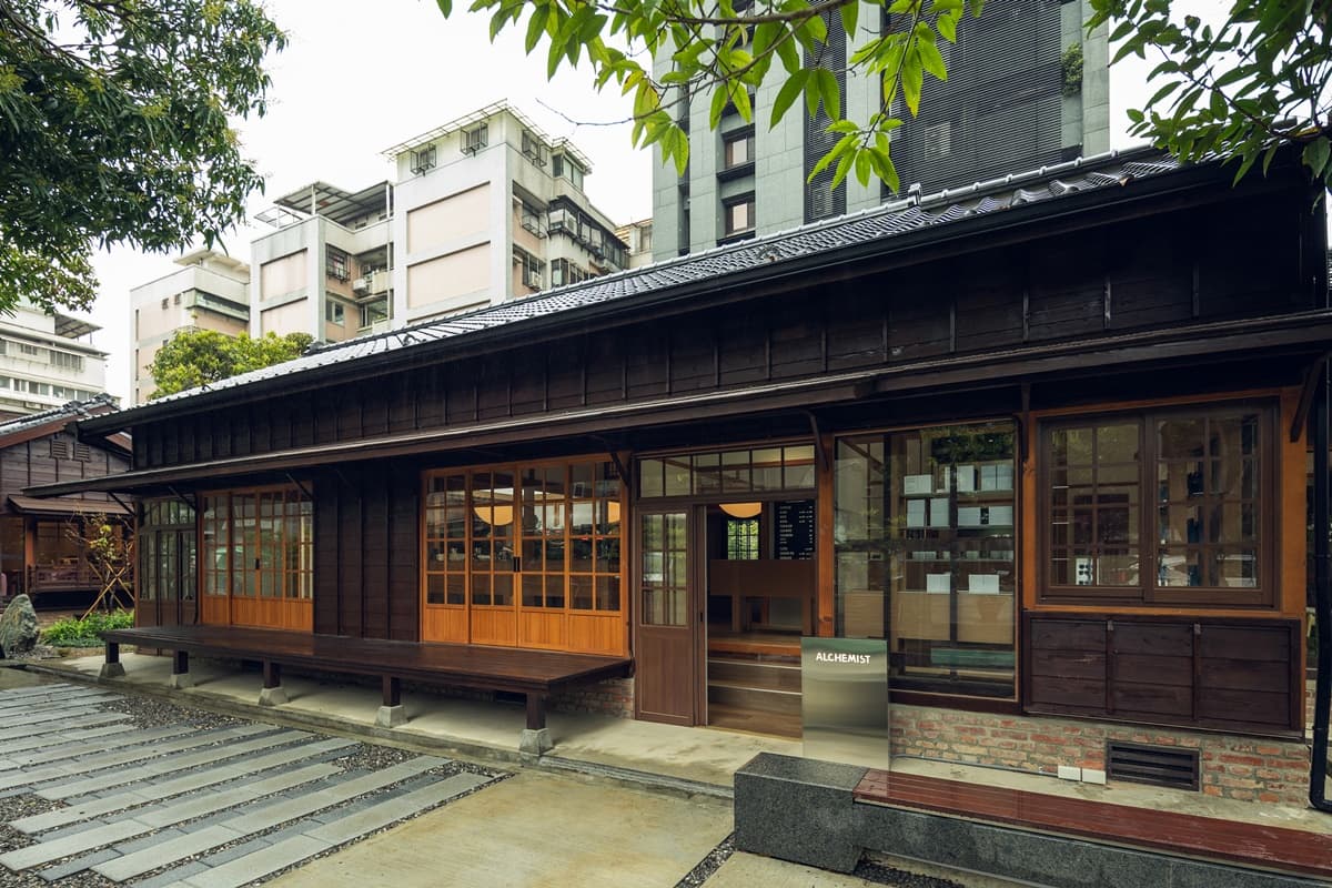 2026新開幕跑咖踩點!日式老屋喝新加坡精品咖啡、韓國可朗芙始祖、V同款咖啡 2026新開幕跑咖踩點!日式老屋喝新加坡精品咖啡、韓國可朗芙始祖、V同款咖啡