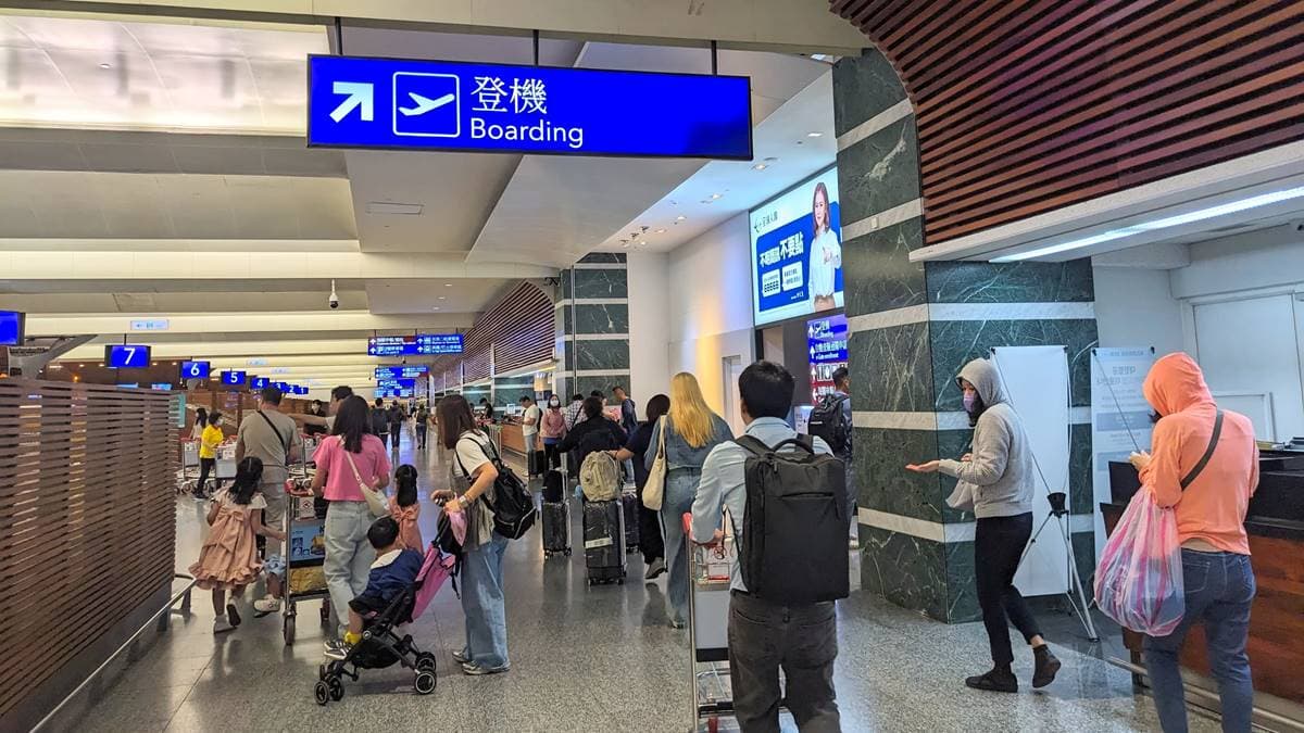 出國機票將漲價!一家人恐多花數千元,達人曝2大省錢妙招:別盲目搶票