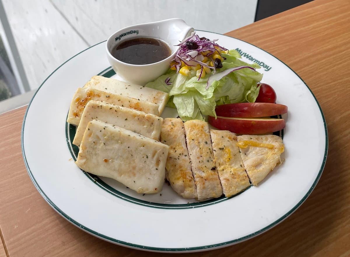 麥味登首推「蛋白漢堡」太狂!2層蛋白磚+嫩雞超搭,加碼Q Burger買一送一 麥味登首推「蛋白漢堡」太狂!2層蛋白磚+嫩雞超搭,加碼Q Burger買一送一