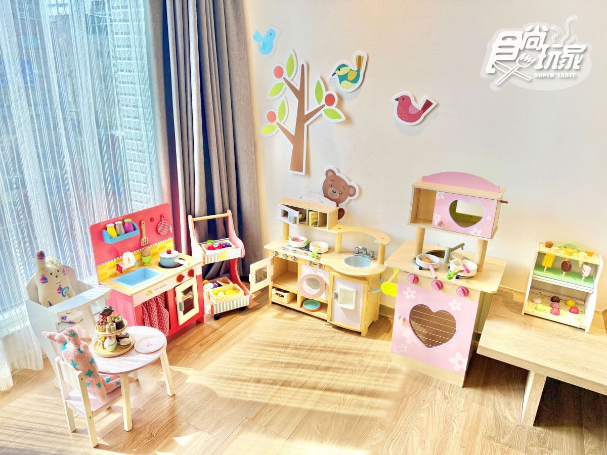 房間裡全是玩具!捷絲旅高雄站前館開箱:入住親子房免費送積木車車、零食包 房間裡全是玩具!捷絲旅高雄站前館開箱:入住親子房免費送積木車車、零食包