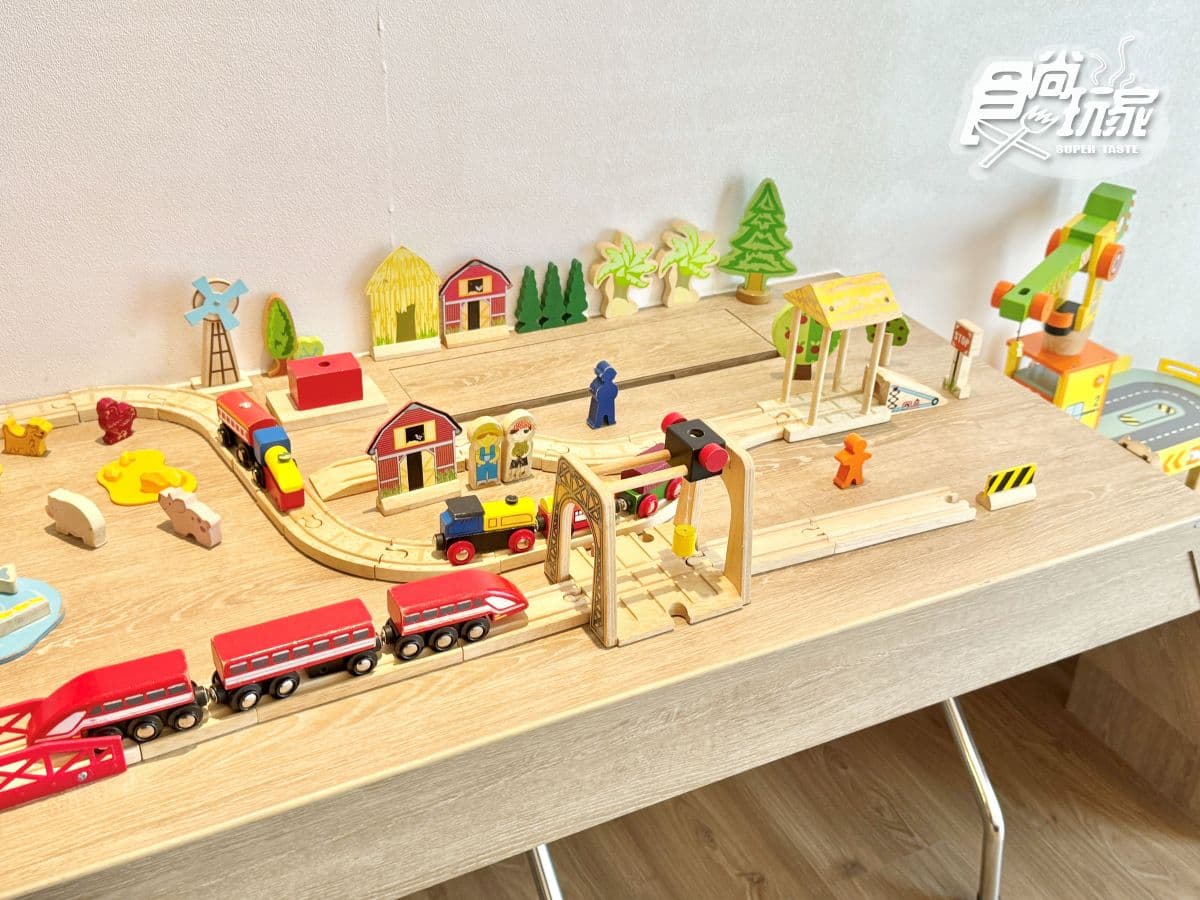 房間裡全是玩具!捷絲旅高雄站前館開箱:入住親子房免費送積木車車、零食包 房間裡全是玩具!捷絲旅高雄站前館開箱:入住親子房免費送積木車車、零食包