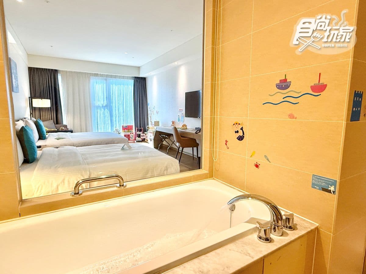 房間裡全是玩具!捷絲旅高雄站前館開箱:入住親子房免費送積木車車、零食包 房間裡全是玩具!捷絲旅高雄站前館開箱:入住親子房免費送積木車車、零食包