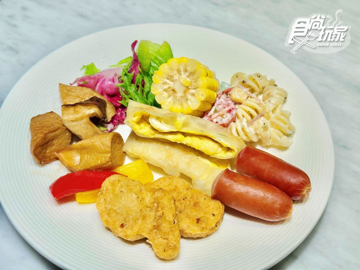 房間裡全是玩具!捷絲旅高雄站前館開箱:入住親子房免費送積木車車、零食包 房間裡全是玩具!捷絲旅高雄站前館開箱:入住親子房免費送積木車車、零食包