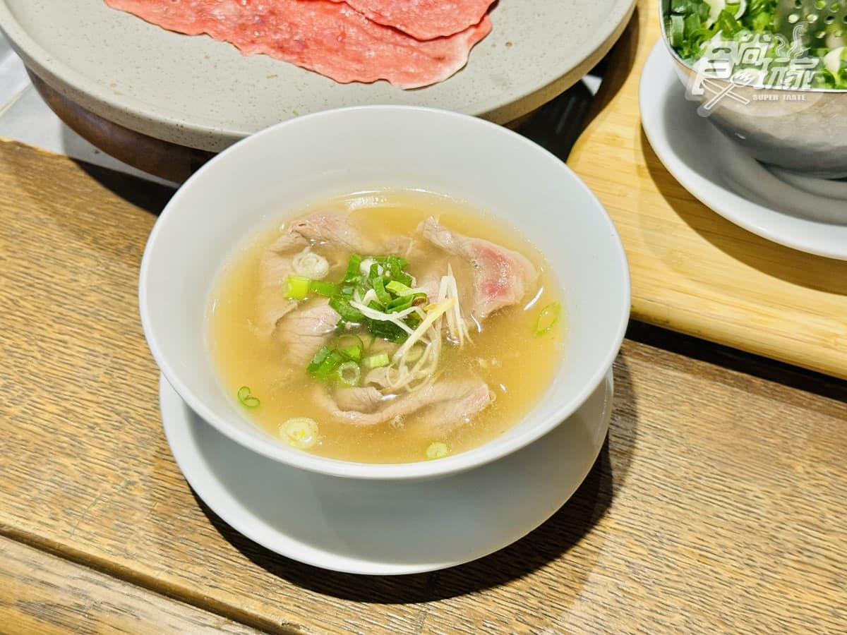 4人同行1人免費!台北吃到飽「沖繩美食季」登場,下午茶第2位半價 4人同行1人免費!台北吃到飽「沖繩美食季」登場,下午茶第2位半價