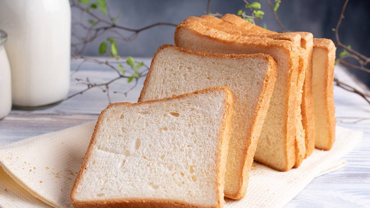 白吐司、果凍都上榜!「12種食物」不鹹卻鈉含量爆表,吃多小心水腫、高血壓