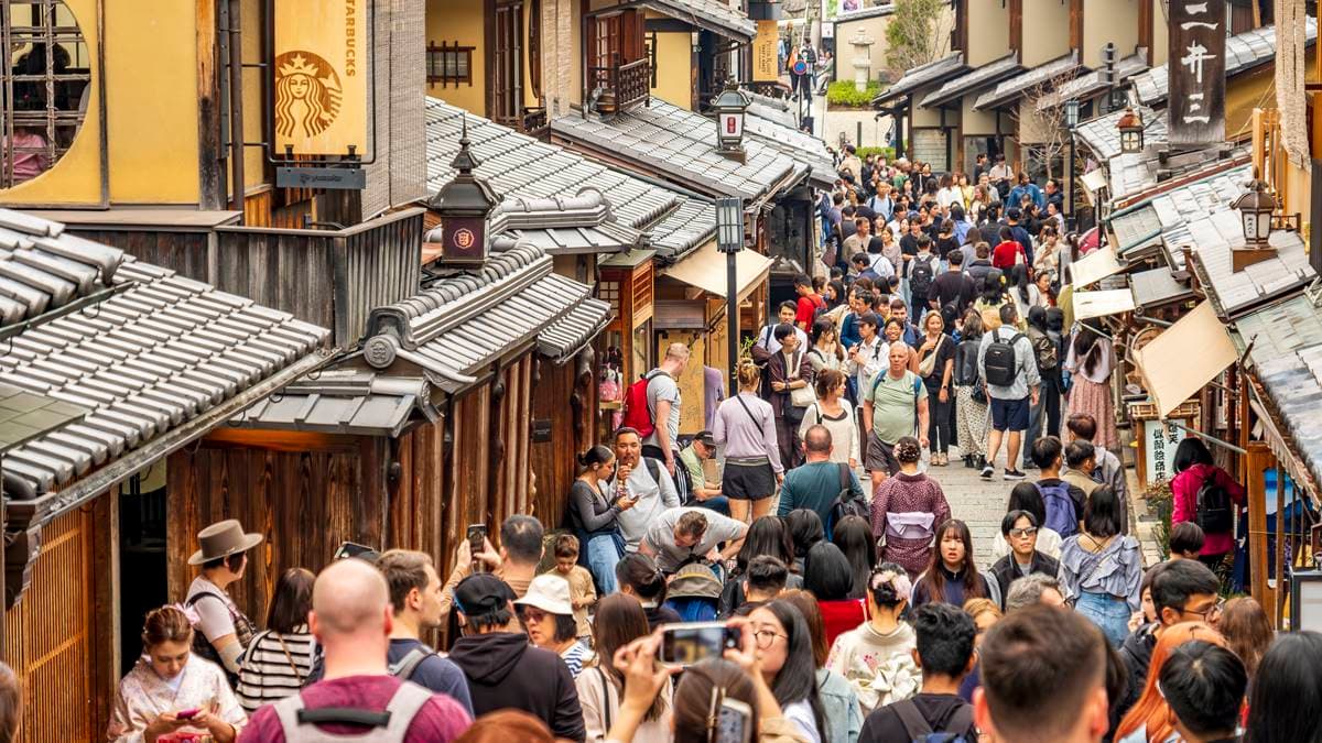 日本旅遊用餐陷阱!日作家曝「這類餐廳招牌」專坑外國人,1碗拉麵竟上千元