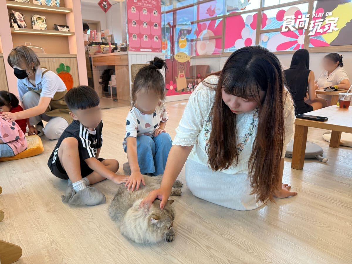 近距離互動水豚寶寶!入住宜蘭綠舞送斑比山丘門票+禮包,春季旅展優惠開搶 近距離互動水豚寶寶!入住宜蘭綠舞送斑比山丘門票+禮包,春季旅展優惠開搶