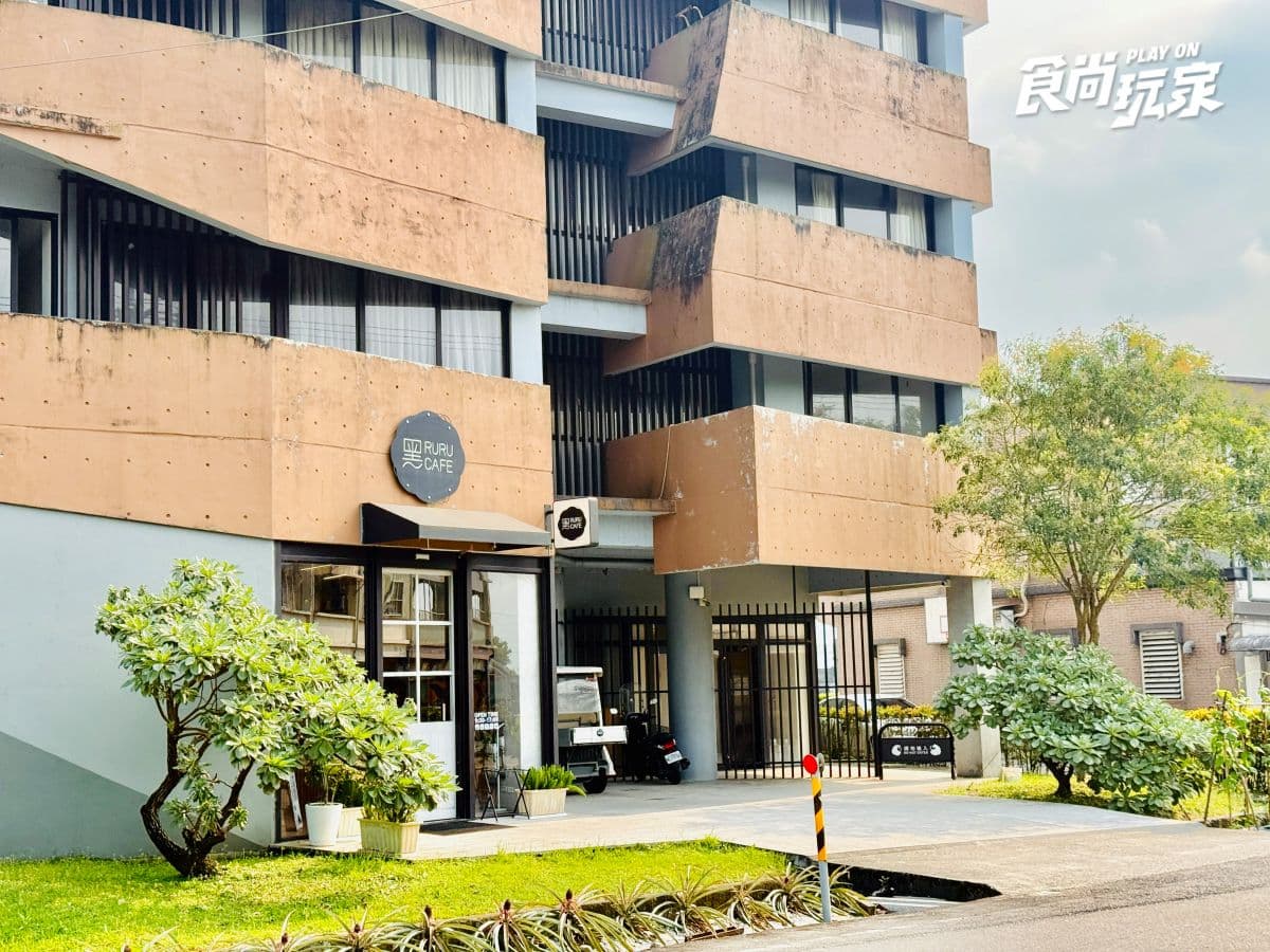 近距離互動水豚寶寶!入住宜蘭綠舞送斑比山丘門票+禮包,春季旅展優惠開搶 近距離互動水豚寶寶!入住宜蘭綠舞送斑比山丘門票+禮包,春季旅展優惠開搶