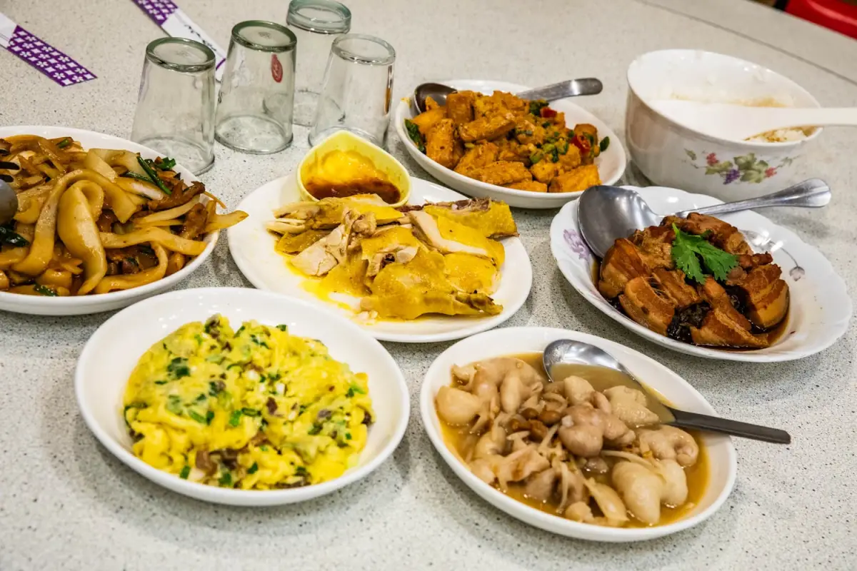 最地道苗栗客家美食!國宴級老字號粄條、冠軍客家小炒、創新客家料理一次吃 最地道苗栗客家美食!國宴級老字號粄條、冠軍客家小炒、創新客家料理一次吃