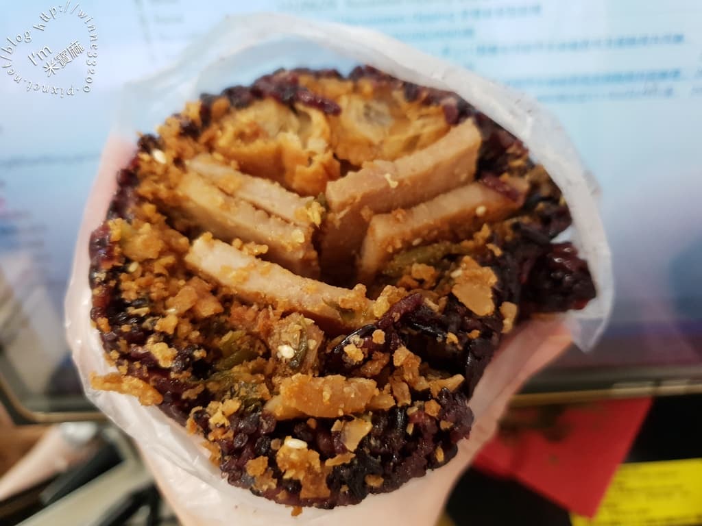 板橋35元「巨無霸NG飯糰」爆紅!驚人份量+銅板價格太佛心,吃1顆飽到中午 板橋35元「巨無霸NG飯糰」爆紅!驚人份量+銅板價格太佛心,吃1顆飽到中午