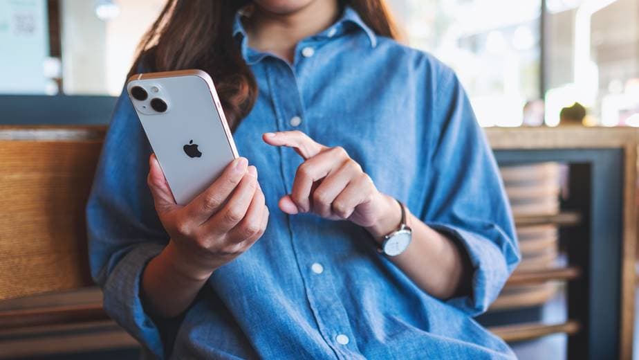 iPhone哪一代最好用?「最強神機是它」耐摔、電池健康度佳,贏過6S、8