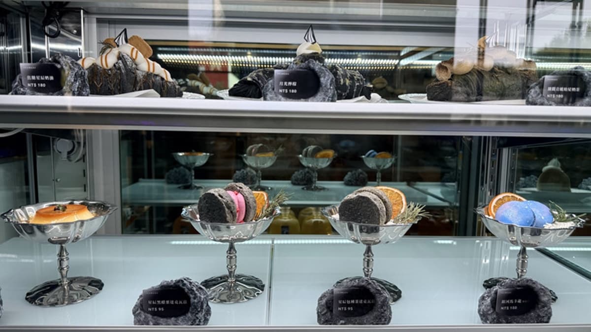 台中最新「太空主題餐廳」在這!一秒登入銀河系,用餐不限時還有免費電影可以看 台中最新「太空主題餐廳」在這!一秒登入銀河系,用餐不限時還有免費電影可以看