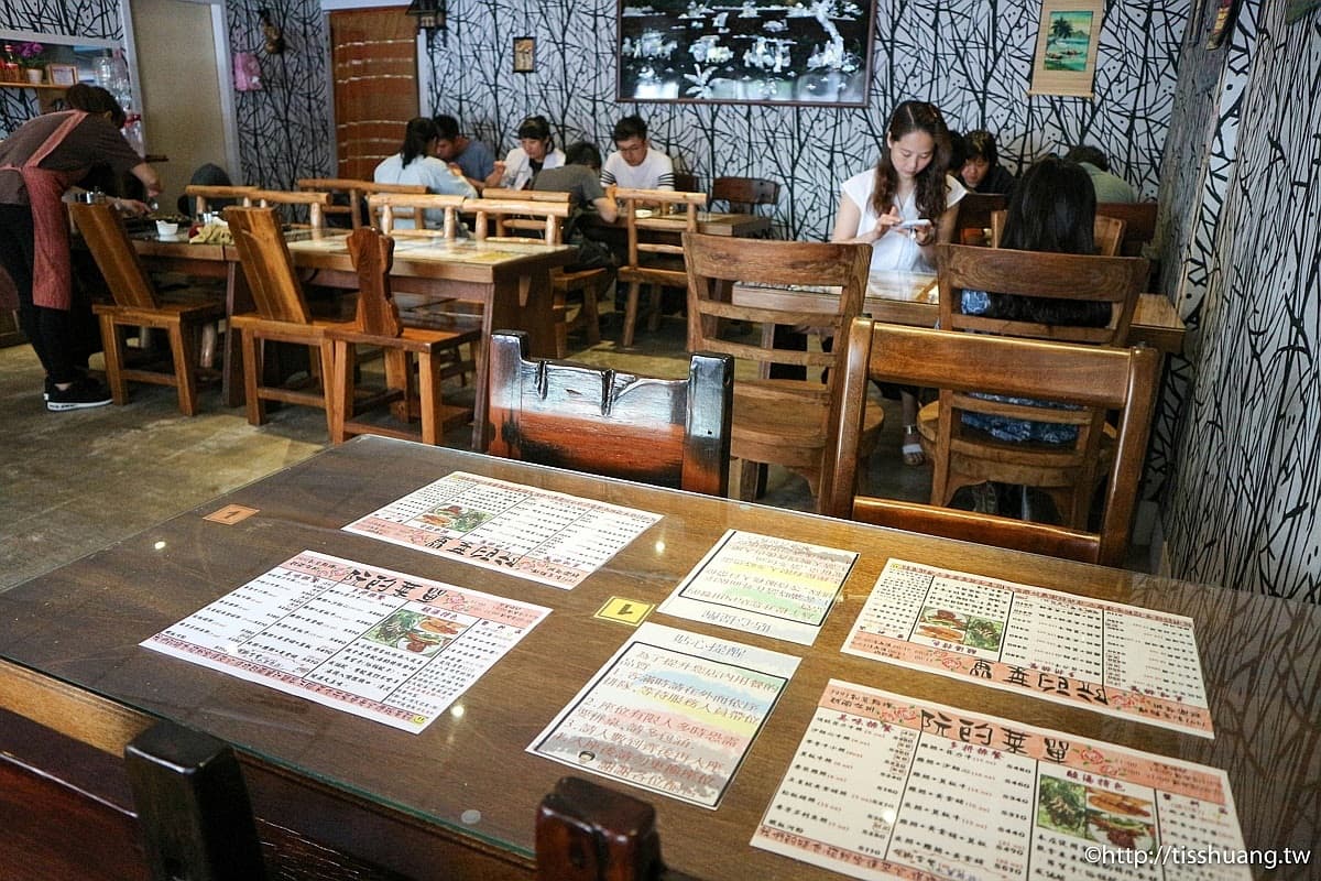 宜蘭反差感「越南牛排」!不配鐵板麵配河粉,5種越式醬汁、自助吧吃到飽 宜蘭反差感「越南牛排」!不配鐵板麵配河粉,5種越式醬汁、自助吧吃到飽