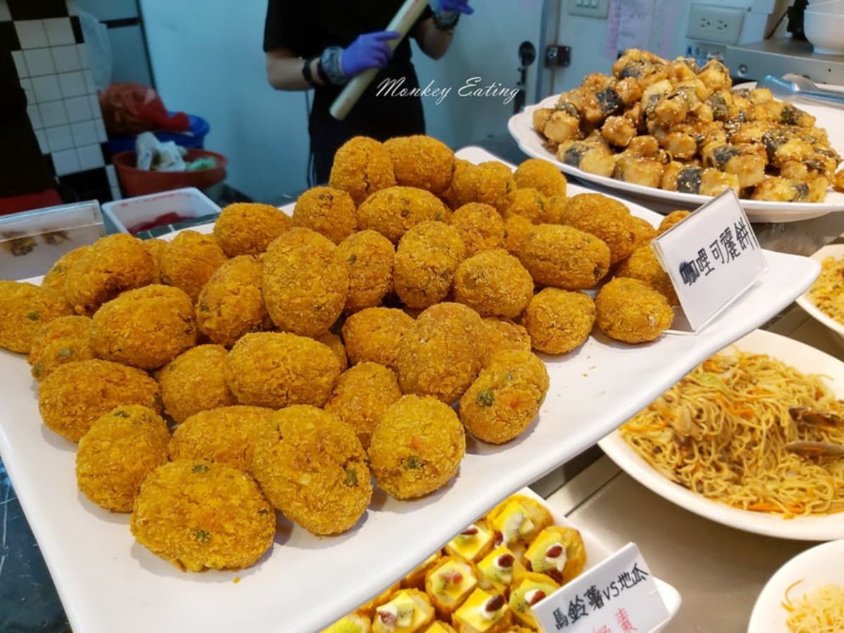 帶阿公阿嬤來!台中超大百坪素食吃到飽,百道異國料理buffet、長輩享優惠 帶阿公阿嬤來!台中超大百坪素食吃到飽,百道異國料理buffet、長輩享優惠