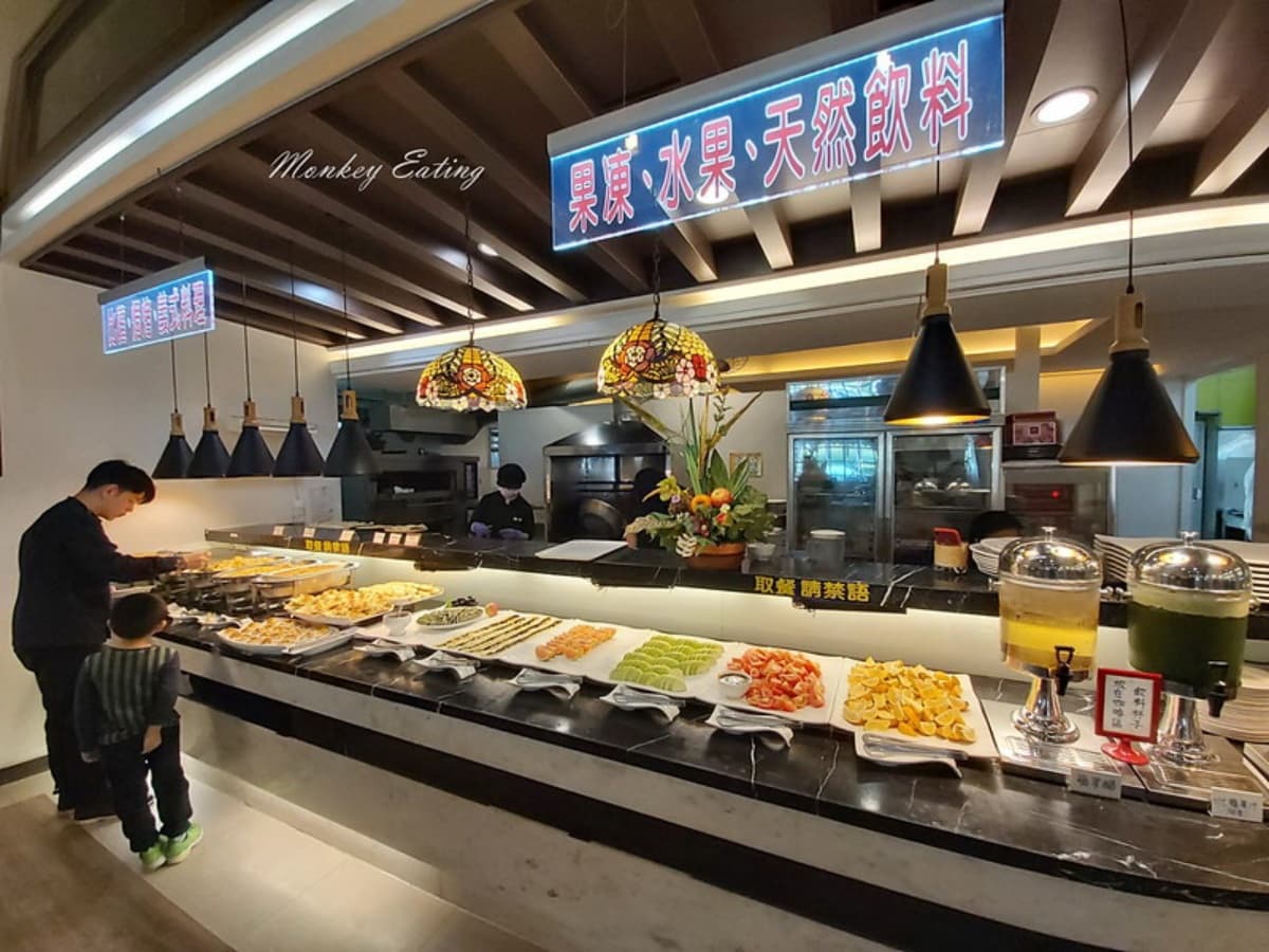 帶阿公阿嬤來!台中超大百坪素食吃到飽,百道異國料理buffet、長輩享優惠 帶阿公阿嬤來!台中超大百坪素食吃到飽,百道異國料理buffet、長輩享優惠