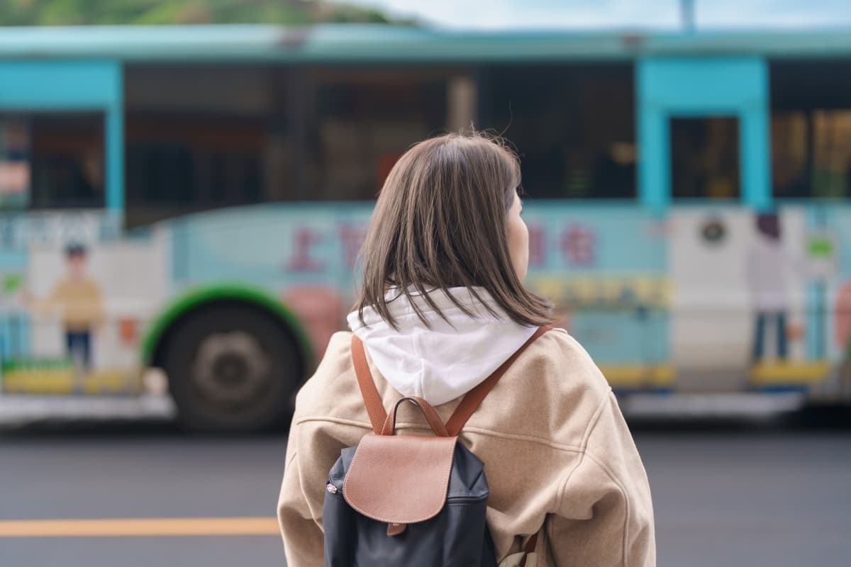 搭公車選位有學問!耳鼻喉科醫師點名這2個位置,較不容易被傳感冒