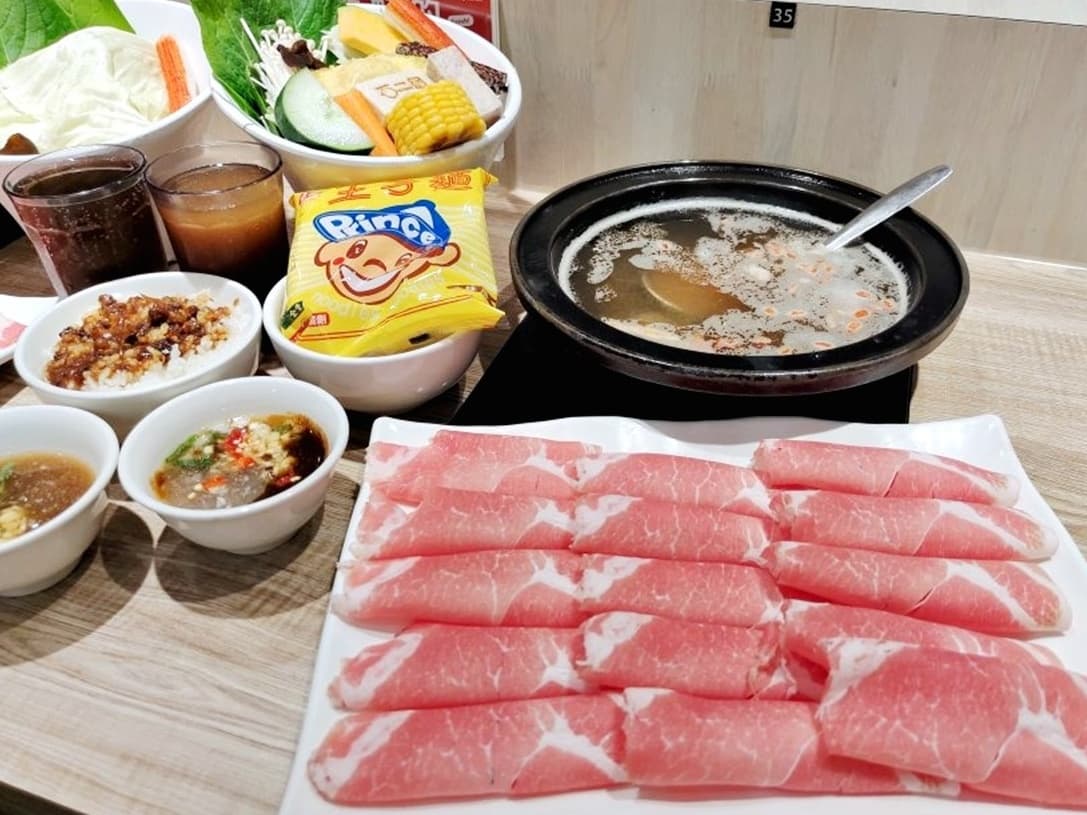 「石二鍋」宵夜場送肉品