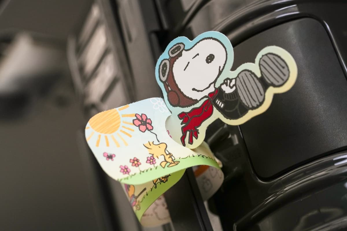 星宇航空Snoopy主題航班7/1登場!全新機上餐大阪燒、手毬壽司、蜷尾家冰淇淋一次看 史努比控衝了!星宇航空最新Snoopy航班登場,7-11聯名福袋同步開搶