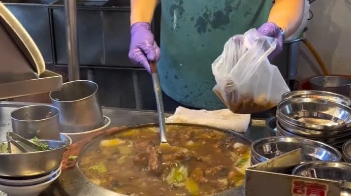營養三明治跌出前3!基隆夜市必吃美食Top10,這小吃不用10元、Q彈多汁 營養三明治跌出前3!基隆夜市必吃美食Top10,這小吃不用10元、Q彈多汁