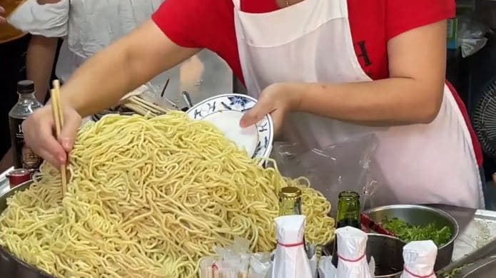 營養三明治跌出前3!基隆夜市必吃美食Top10,這小吃不用10元、Q彈多汁 營養三明治跌出前3!基隆夜市必吃美食Top10,這小吃不用10元、Q彈多汁