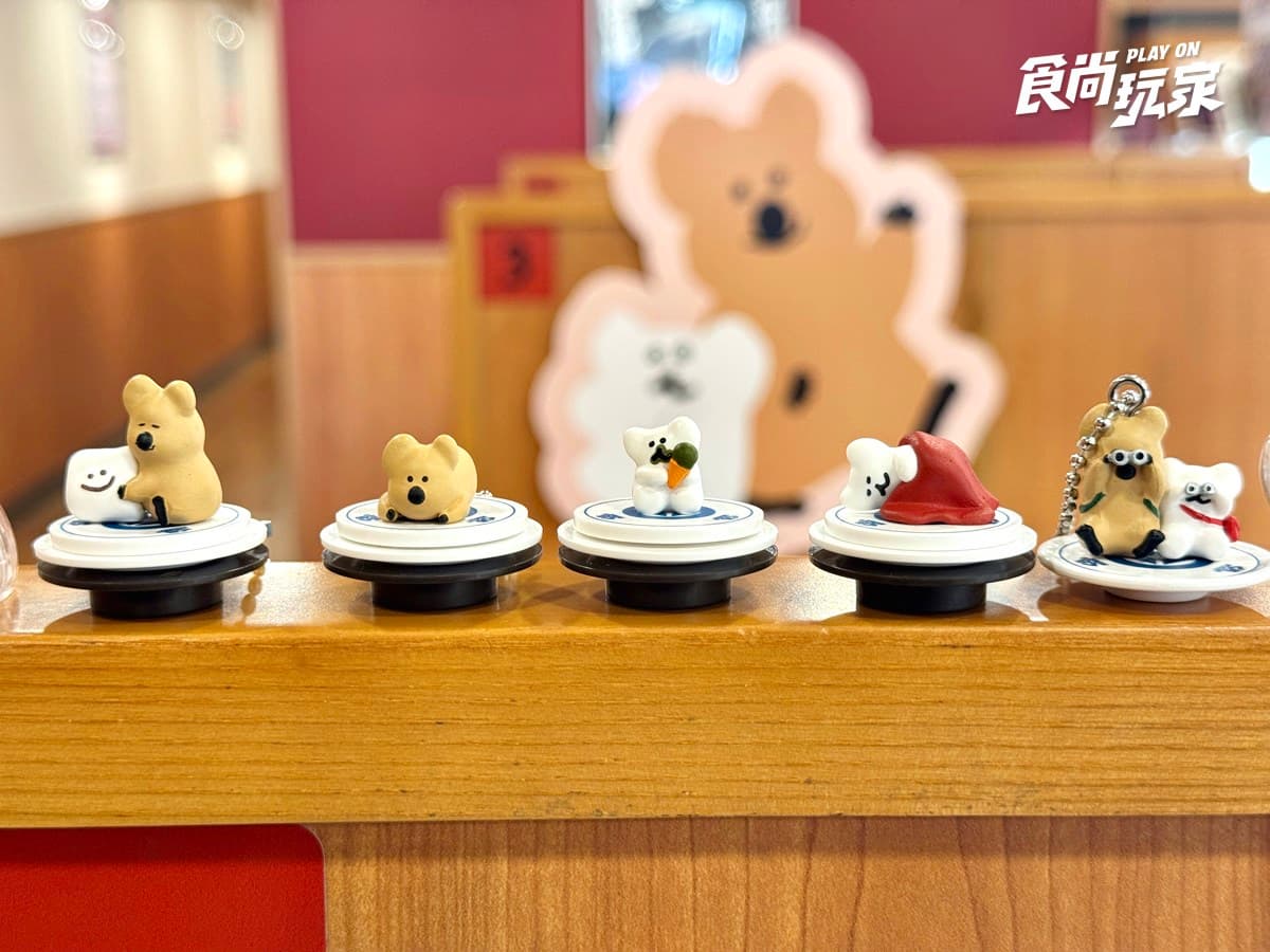 「藏壽司X矮袋鼠」聯名!13款超Q扭蛋、限定餐點曝,加碼搶壽司買一送一 「藏壽司X矮袋鼠」聯名!13款超Q扭蛋、限定餐點曝,加碼搶壽司買一送一