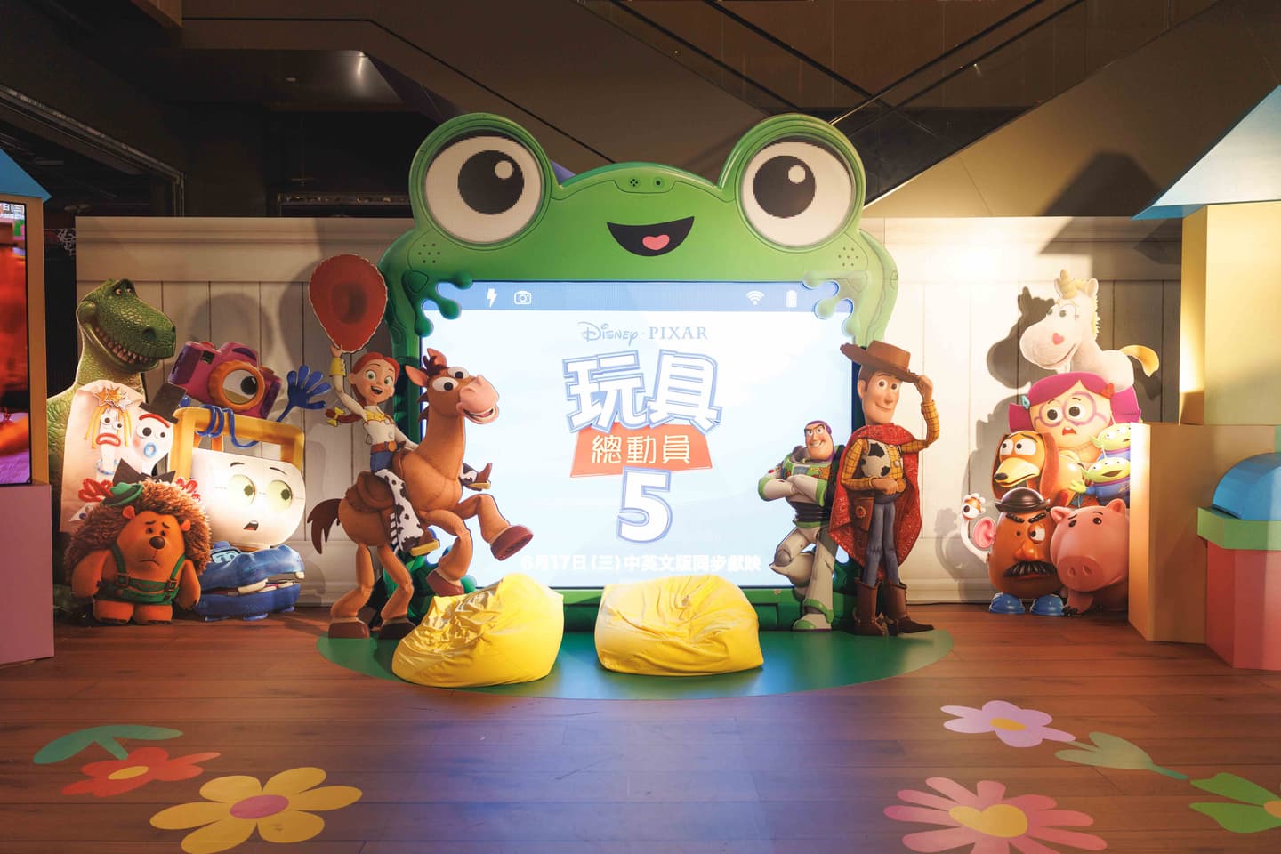 《玩具總動員5》快閃店來了!免費拍ANDY房間、DIY吊飾體驗,玩總聯名飾品開賣 《玩具總動員5》快閃店來了!免費拍ANDY房間、DIY吊飾體驗,玩總聯名飾品開賣