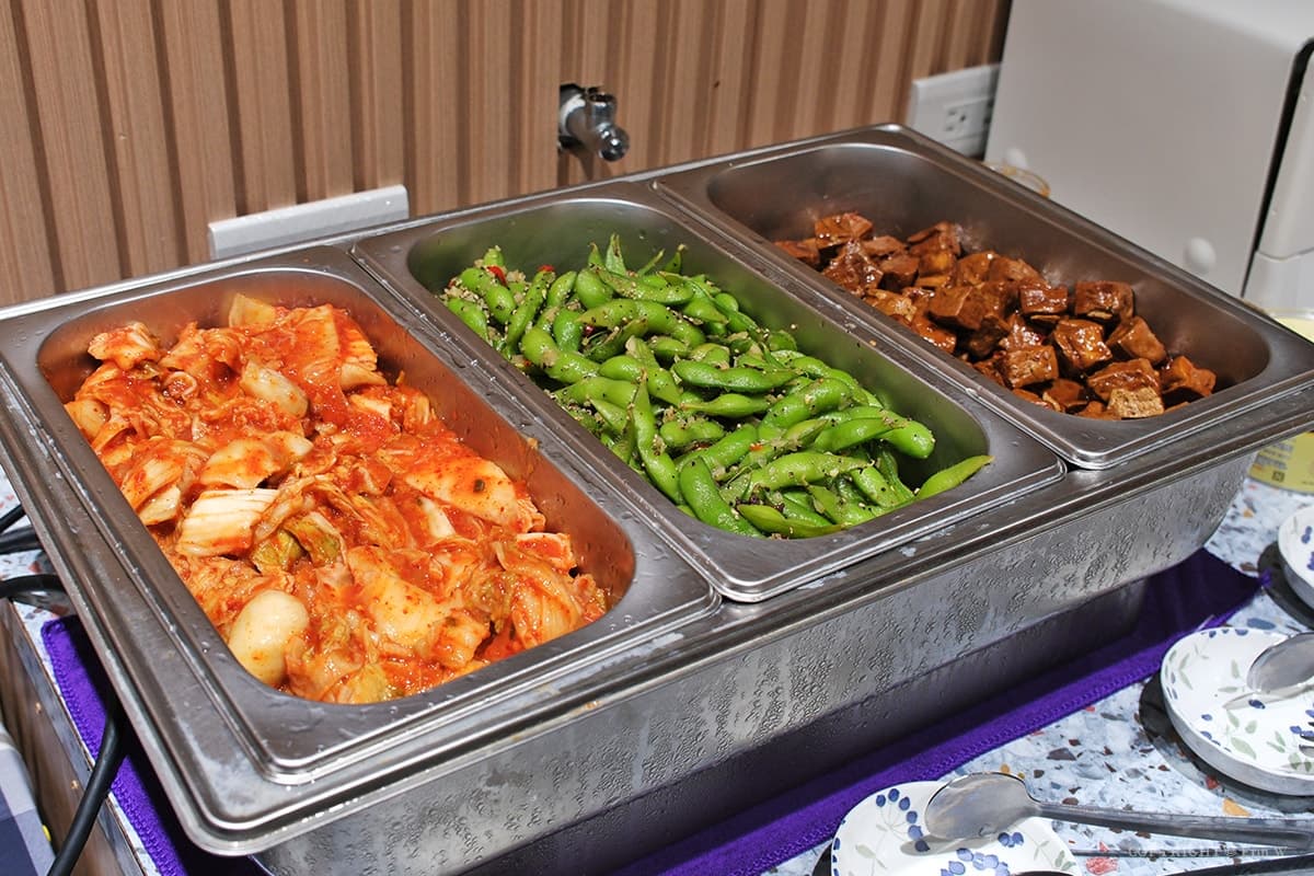 170元隱藏版宵夜吃到飽!Hotel賣小火鍋,超過20種食材、鴨血、滷肉飯 170元隱藏版宵夜吃到飽!Hotel賣小火鍋,超過20種食材、鴨血、滷肉飯