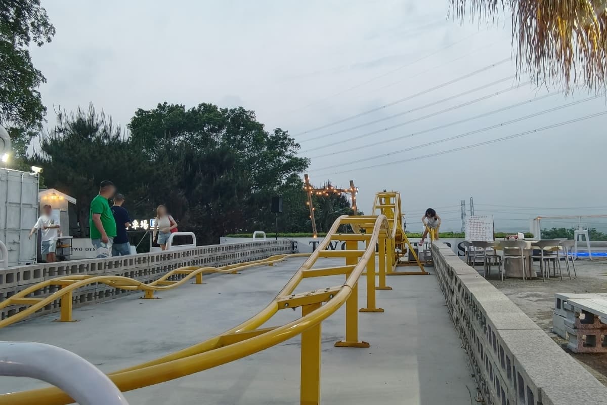 夜景餐廳變兒童樂園!大啖海鮮飽覽美景、玩鐵軌飛車、撈魚、搖搖馬 夜景餐廳變兒童樂園!大啖海鮮飽覽美景、玩鐵軌飛車、撈魚、搖搖馬