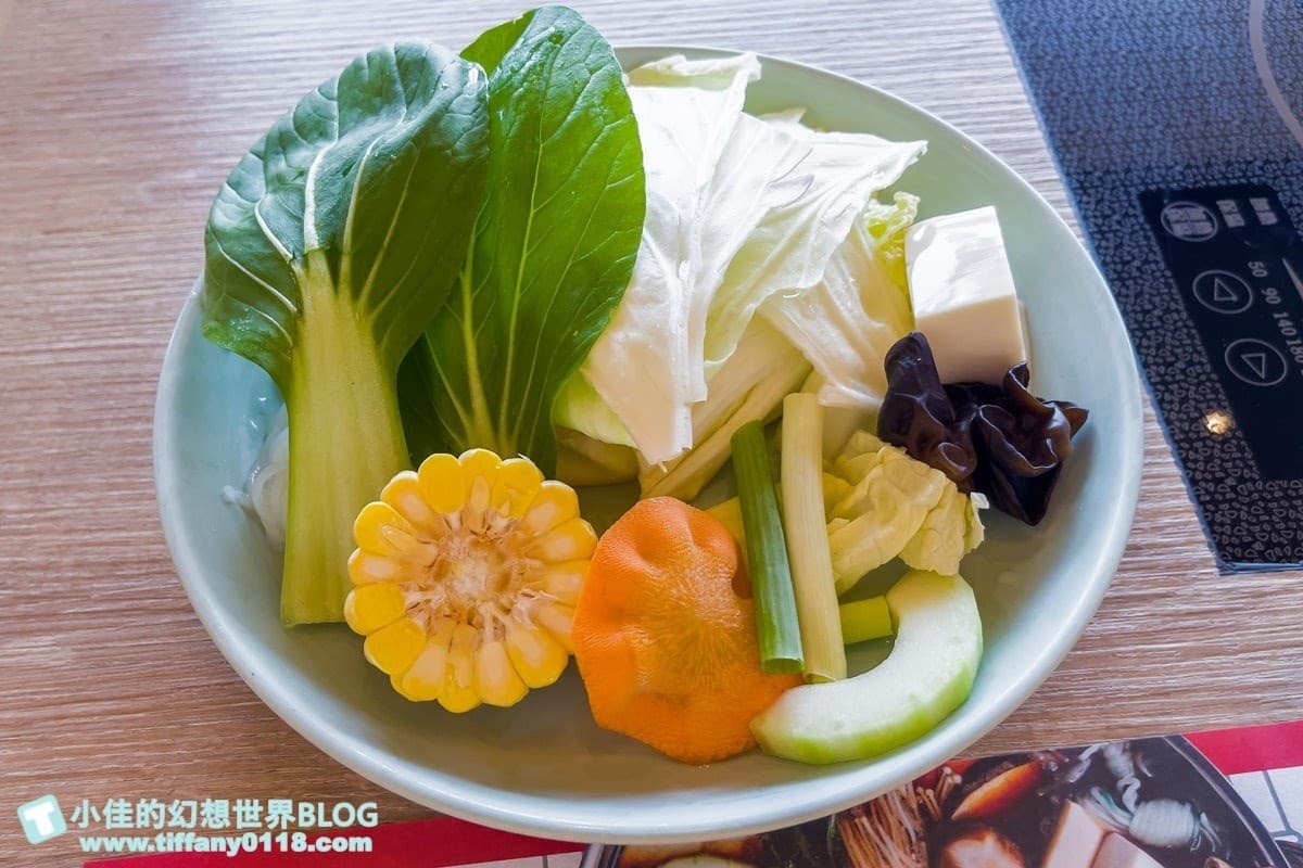 469元吃到飽!高CP值「日式壽喜燒」自助蔬食吧、現切肉暢吃,開幕送和牛 469元吃到飽!高CP值「日式壽喜燒」自助蔬食吧、現切肉暢吃,開幕送和牛