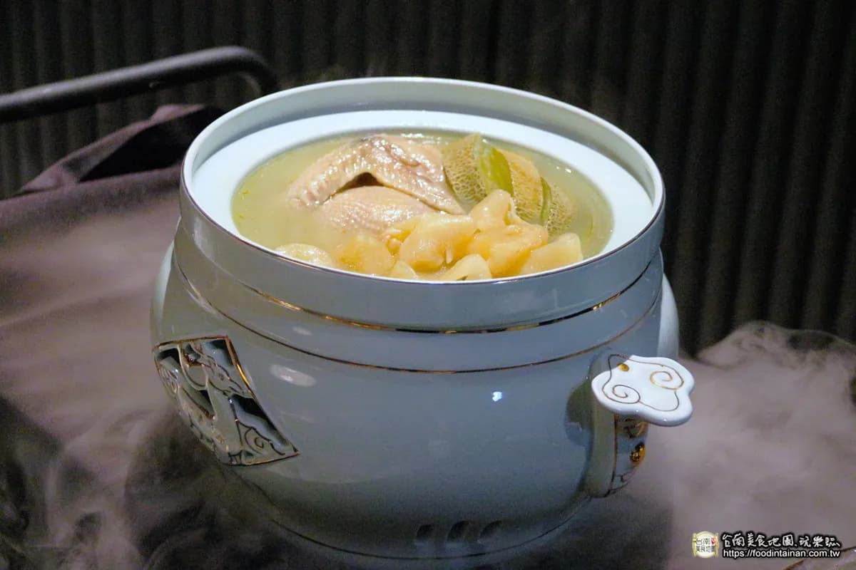 碳佐麻里跨界中式料理!台南全新高空餐廳開幕,霸王龍蝦、紅蟳煲必吃 碳佐麻里跨界中式料理!台南全新高空餐廳開幕,霸王龍蝦、紅蟳煲必吃