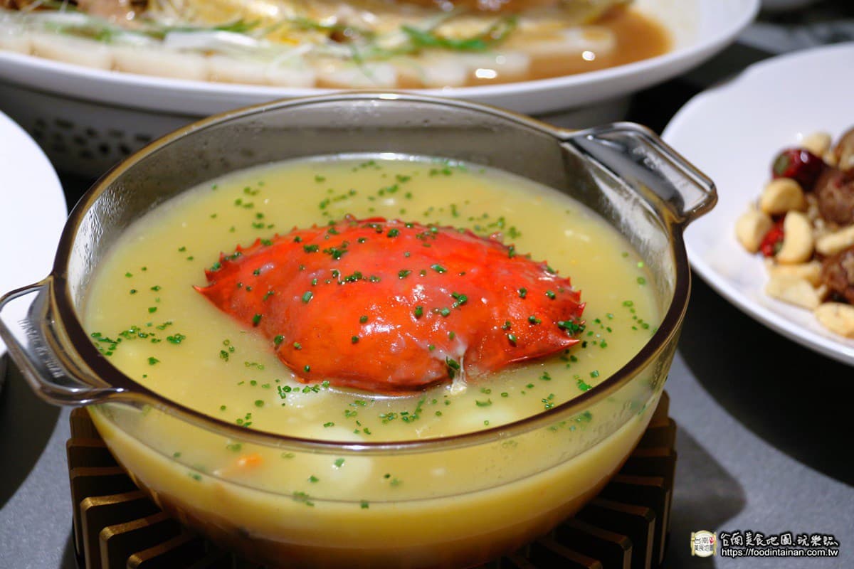 碳佐麻里跨界中式料理!台南全新高空餐廳開幕,霸王龍蝦、紅蟳煲必吃 碳佐麻里跨界中式料理!台南全新高空餐廳開幕,霸王龍蝦、紅蟳煲必吃