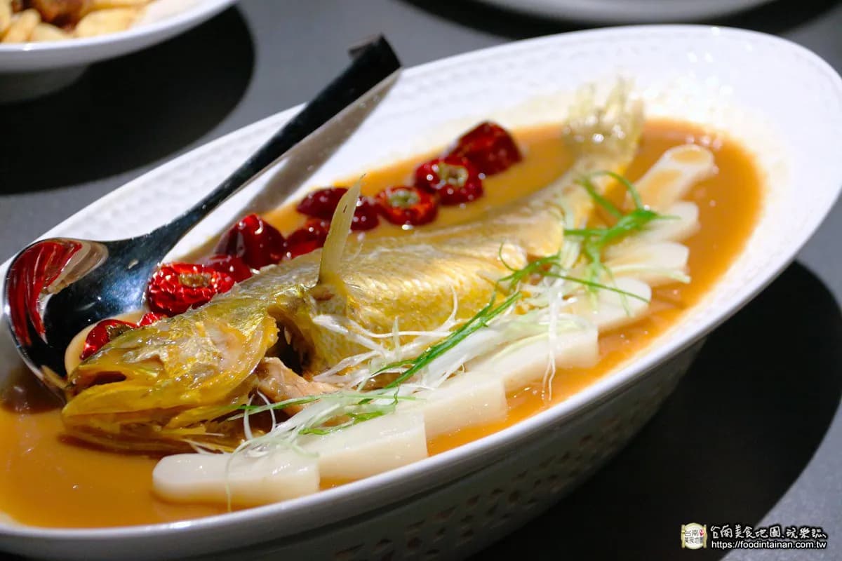 碳佐麻里跨界中式料理!台南全新高空餐廳開幕,霸王龍蝦、紅蟳煲必吃 碳佐麻里跨界中式料理!台南全新高空餐廳開幕,霸王龍蝦、紅蟳煲必吃
