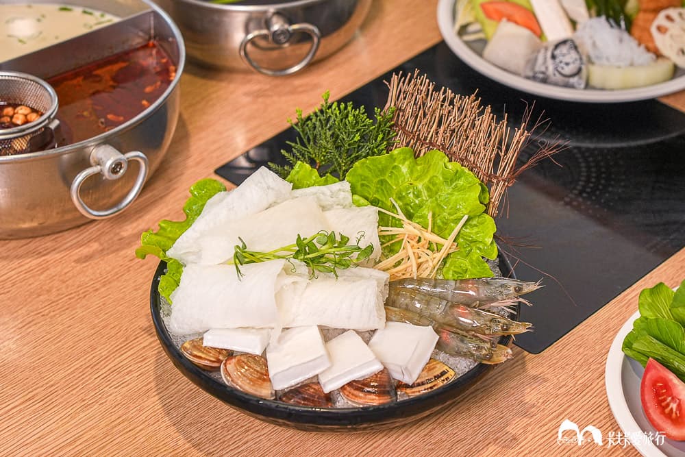 宜蘭百年穀倉變身火鍋店!小農蔬菜自助吧、手搖飲級特調,30種食材吃到飽 宜蘭百年穀倉變身火鍋店!小農蔬菜自助吧、手搖飲級特調,30種食材吃到飽