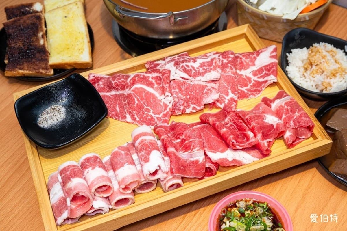 180元起吃到飽!4.9星「平價小火鍋」自助吧零食、鴨血豆腐、冰淇淋暢吃 180元起吃到飽!4.9星「平價小火鍋」自助吧零食、鴨血豆腐、冰淇淋暢吃