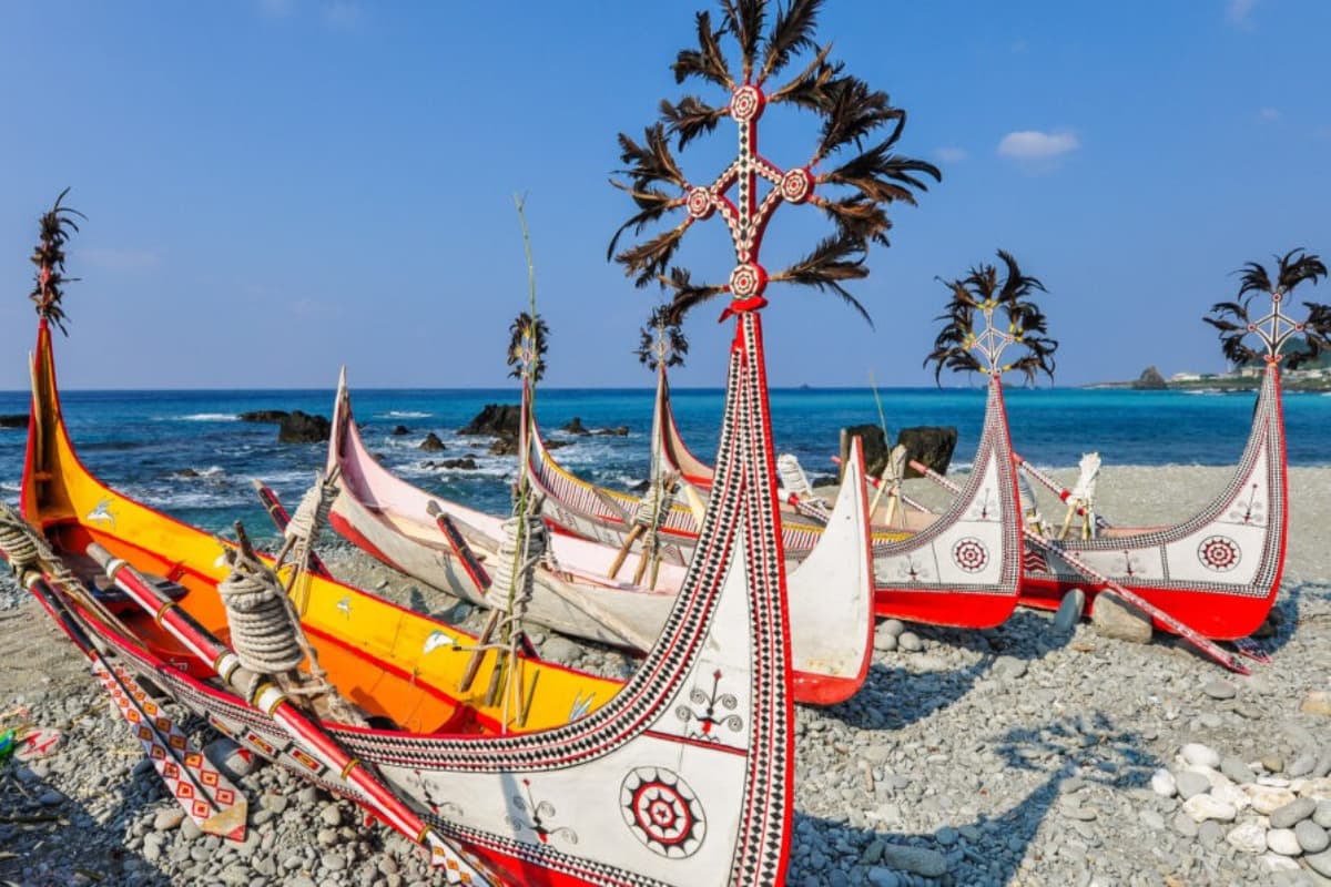 暑假衝離島!6大必玩玩法懶人包,花火節、海龜共游、藍眼淚、跳島行程一次看 暑假衝離島!6大必玩玩法懶人包,花火節、海龜共游、藍眼淚、跳島行程一次看