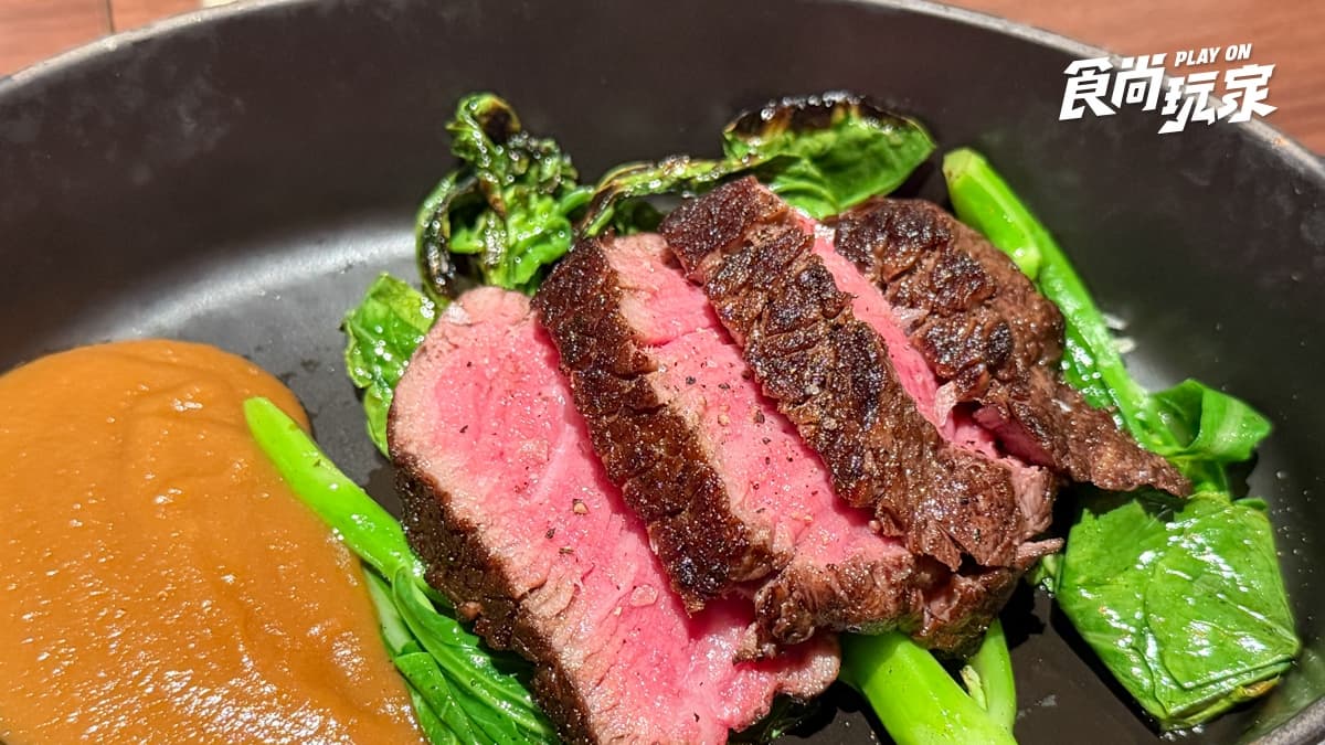 AURA Bar & Grill
