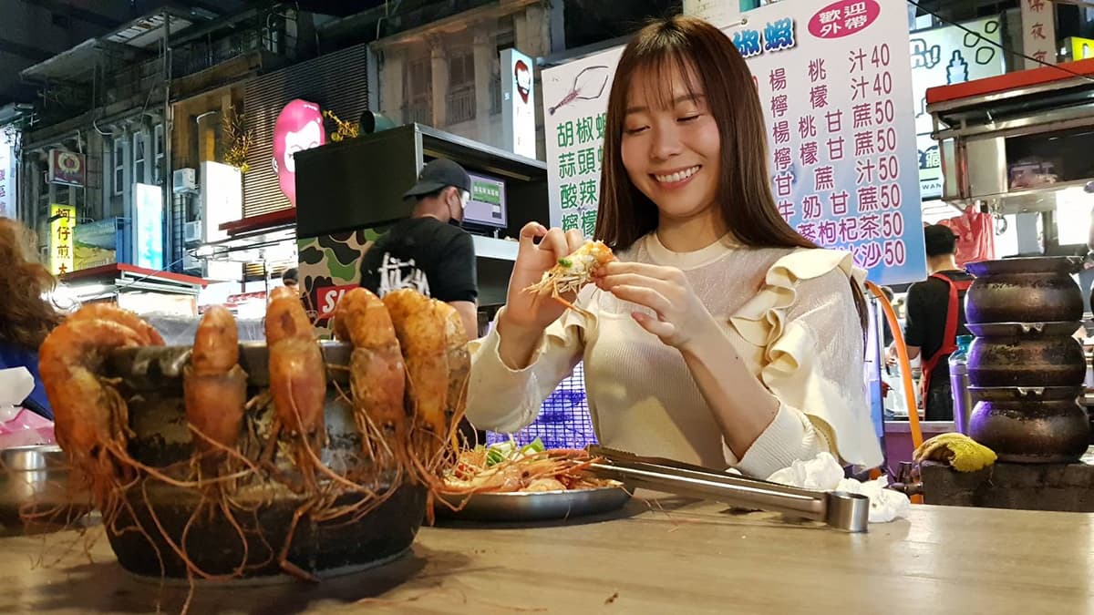 台北夜市打牙祭優惠開跑!免費送維力炸醬麵、隱藏版美食,外送滿百折20元 台北夜市打牙祭優惠開跑!免費送維力炸醬麵、隱藏版美食,外送滿百折20元