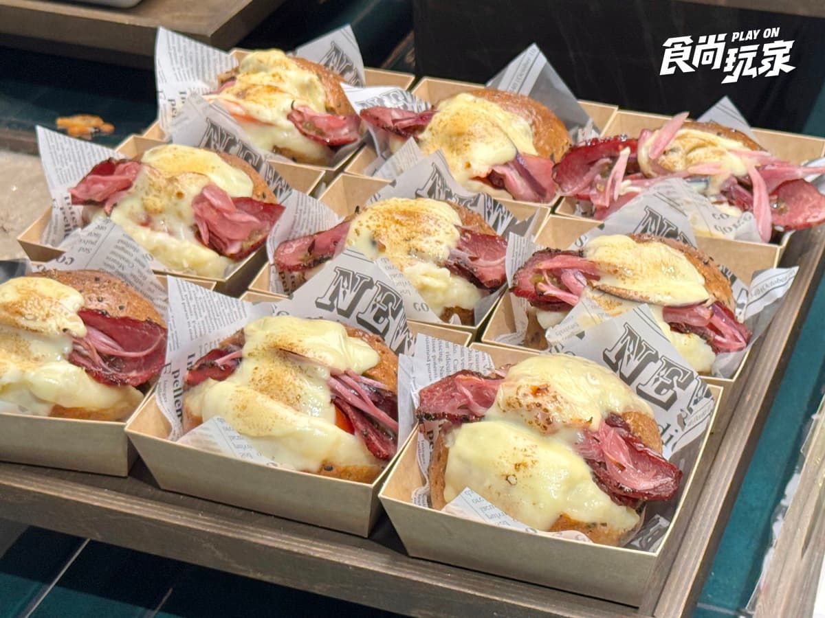 東區216巷爆紅「歐風麵包店」開箱!100公分巨木麵包、火山肉桂捲,價格優惠看這 東區216巷爆紅「歐風麵包店」開箱!100公分巨木麵包、火山肉桂捲,價格優惠看這