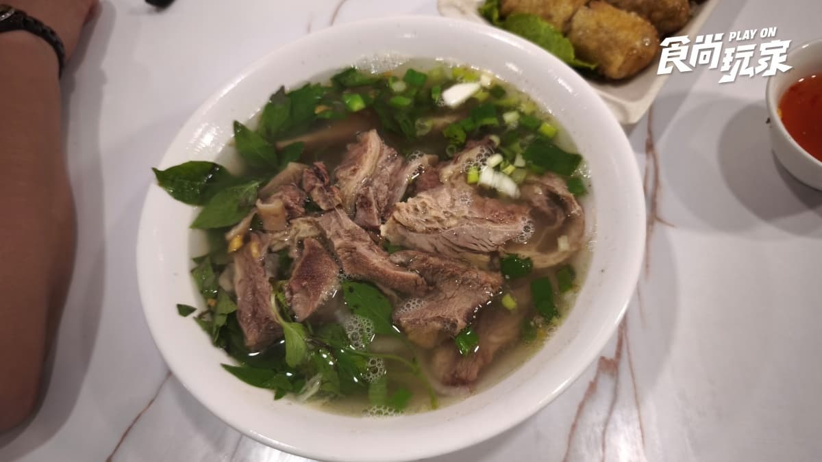 高雄一日吃透透!眷村到夜市美食7選,50年老店白糖粿、麻醬肉鬆麵 高雄一日吃透透!眷村到夜市美食7選,50年老店白糖粿、麻醬肉鬆麵